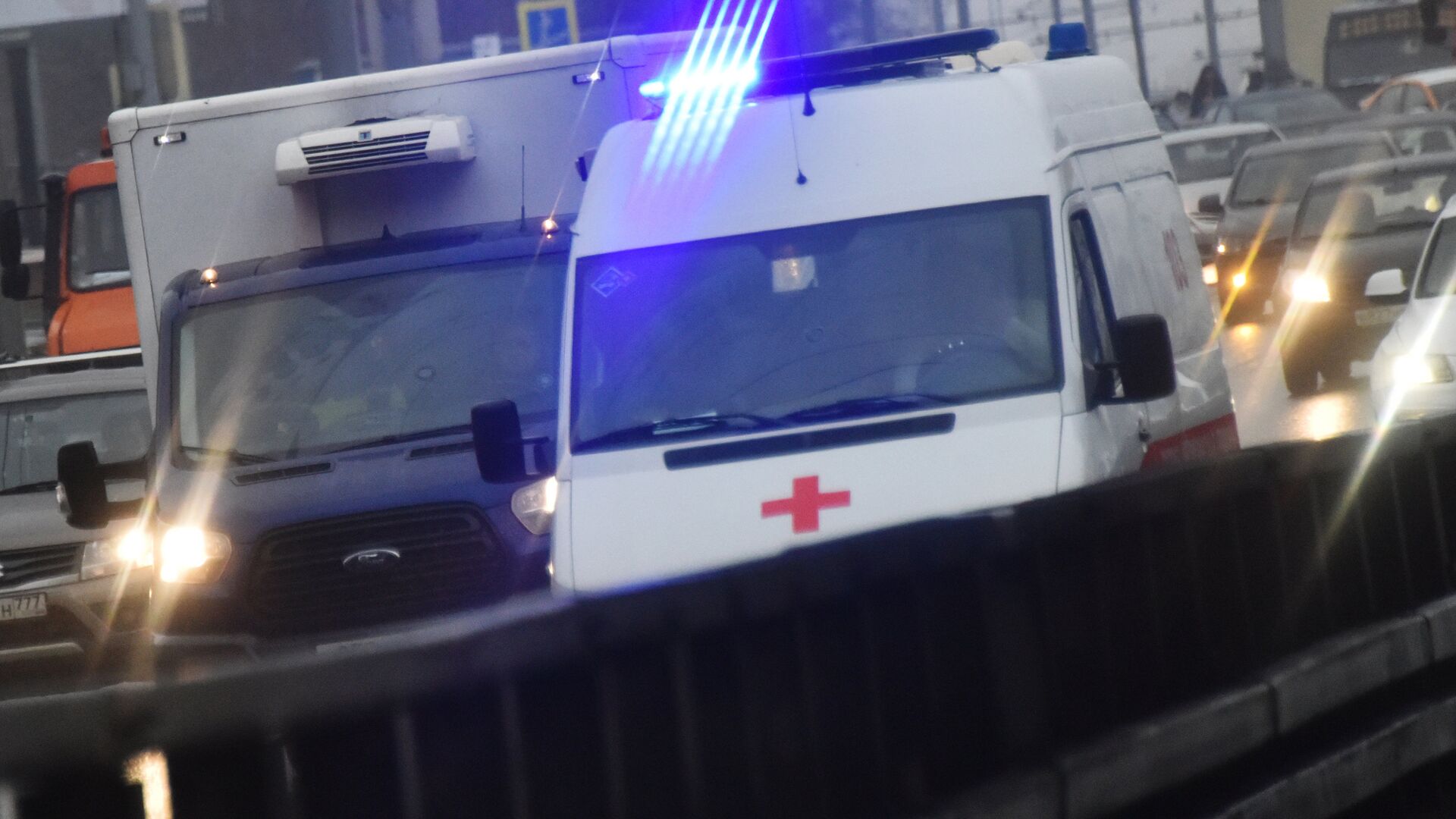 В Западной части Москвы на рабочих упала бетонная плита