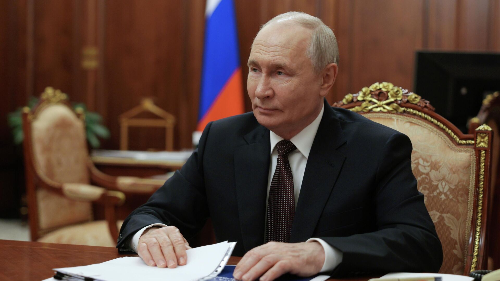 Путин потребовал обеспечить безопасность данных о научных исследованиях