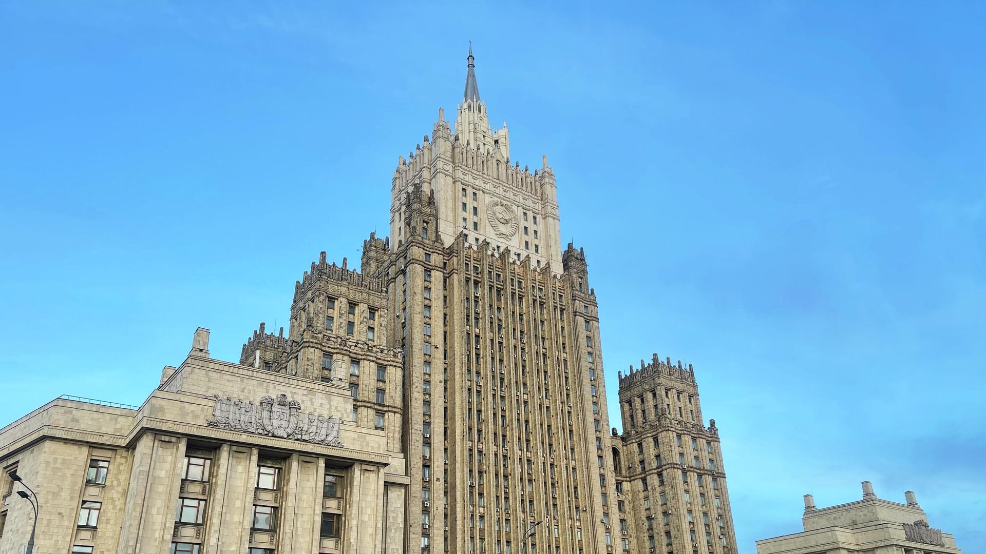 МИД сообщил, что храмы УПЦ захватывают посредством фиктивных голосований